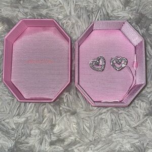 Swarovski SUBLIMA STUD EARRING 🦢🤍